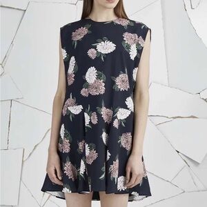 EUC Keepsake The Label Floral Up For Air Sleeveless Navy Mini Shift Dress size M
